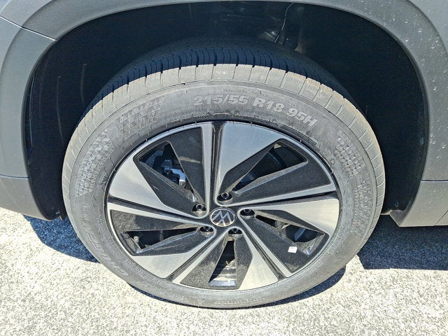 2026 Volkswagen Taos SE